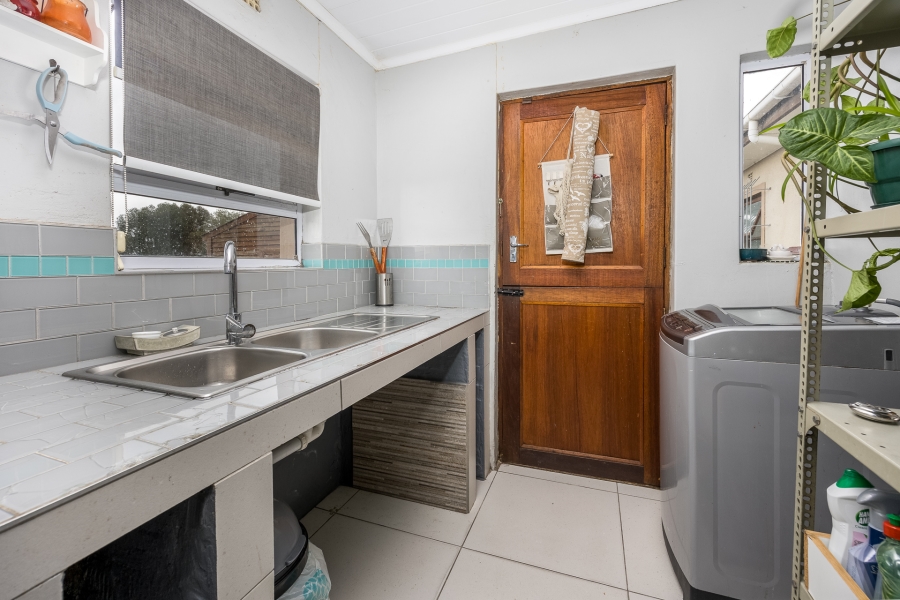 4 Bedroom Property for Sale in Amandelsig Western Cape